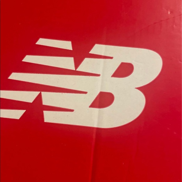 New Balance - Picture 3 of 4